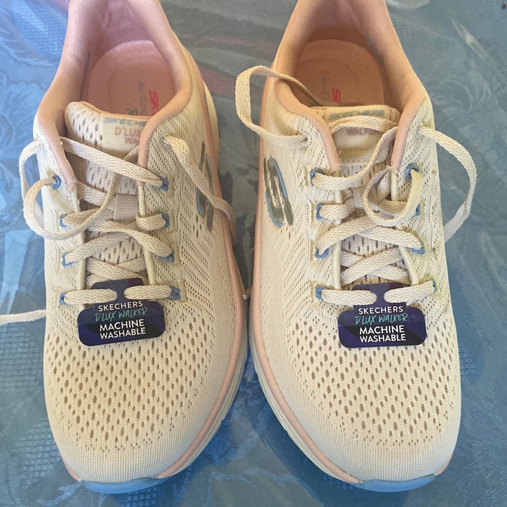 Skechers sneakers